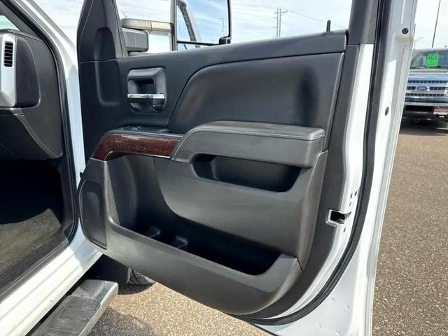Photo of 2016 Summit White GMC Sierra 3500