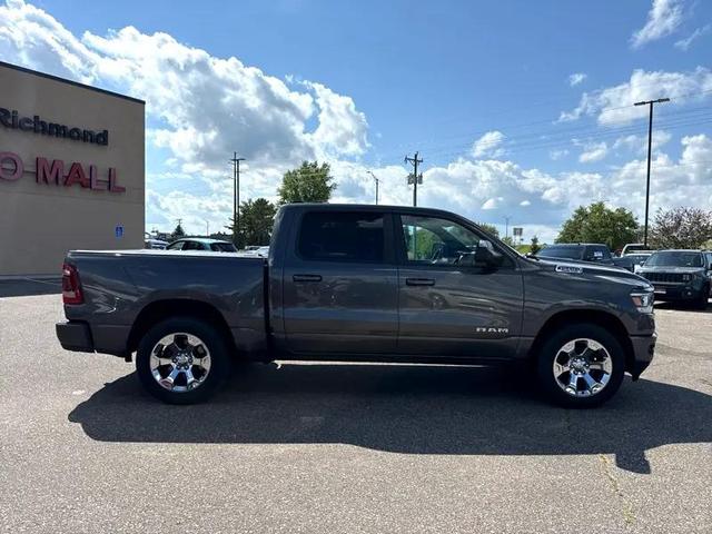 Photo of 2019 Granite Crystal Metallic Clearcoat RAM 1500