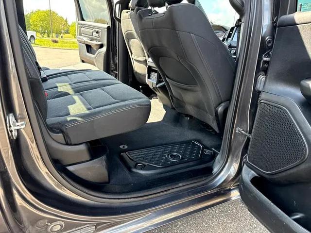 Photo of 2019 Granite Crystal Metallic Clearcoat RAM 1500