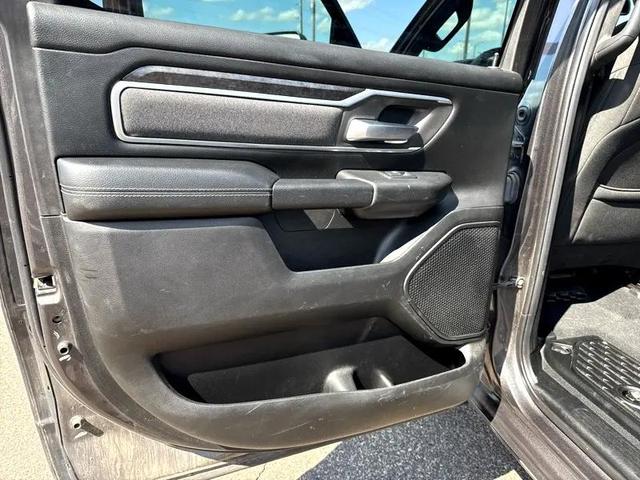Photo of 2019 Granite Crystal Metallic Clearcoat RAM 1500