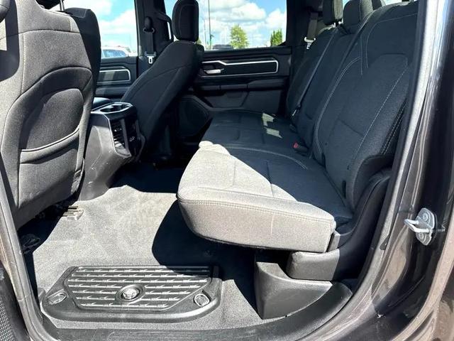 Photo of 2019 Granite Crystal Metallic Clearcoat RAM 1500