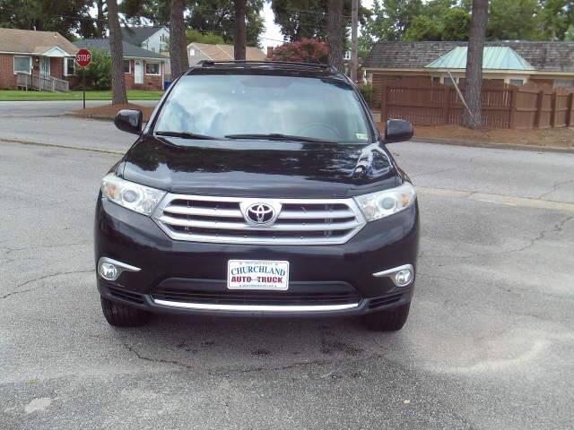 Photo of 2012 Black Toyota Highlander