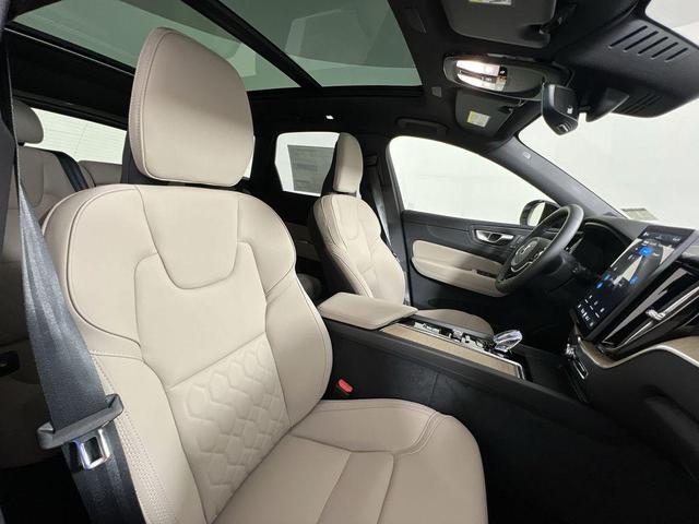 Photo of 2026 Crystal White Metallic Volvo XC60