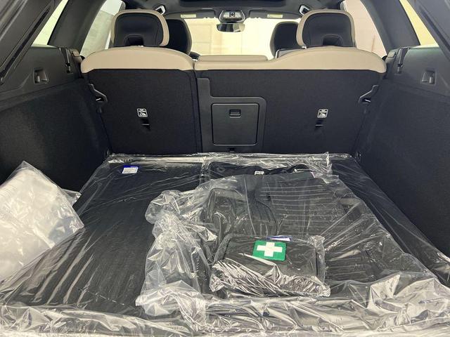 Photo of 2026 Crystal White Metallic Volvo XC60