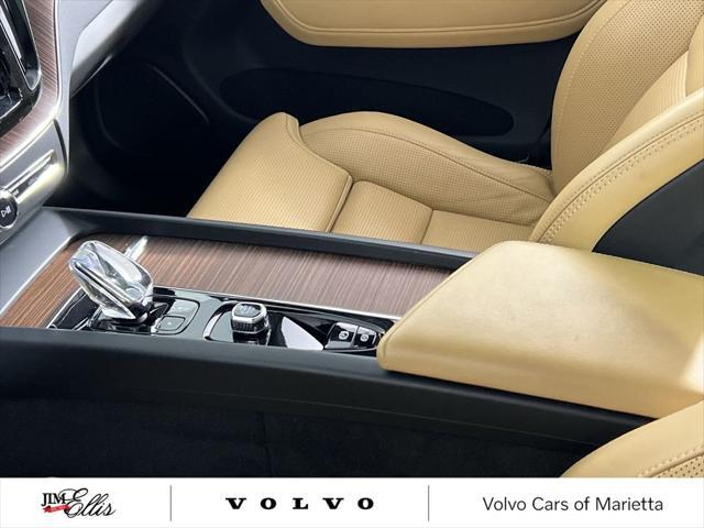 Photo of 2023 Denim Blue Volvo XC60
