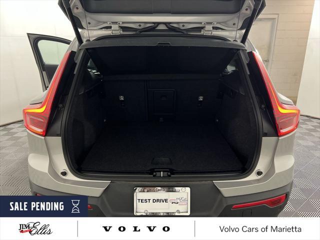 Photo of 2025 Silver Volvo XC40