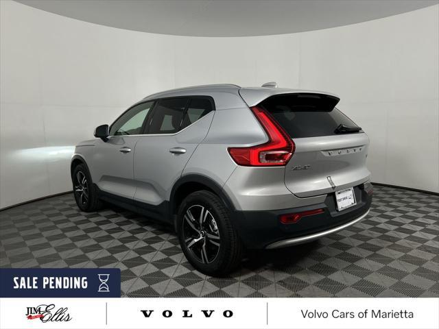 Photo of 2025 Silver Volvo XC40