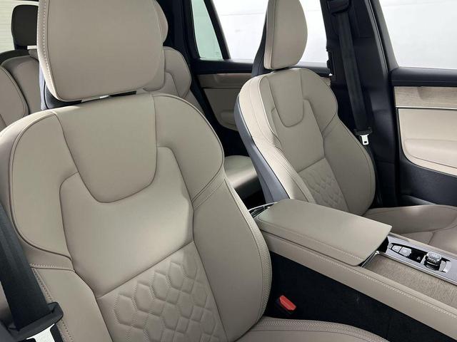 Photo of 2026 Aurora Silver Volvo XC90