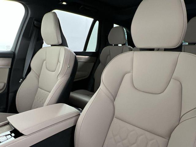 Photo of 2026 Aurora Silver Volvo XC90