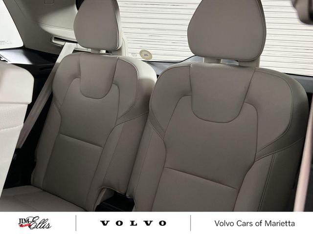 Photo of 2024 Crystal White Volvo XC90
