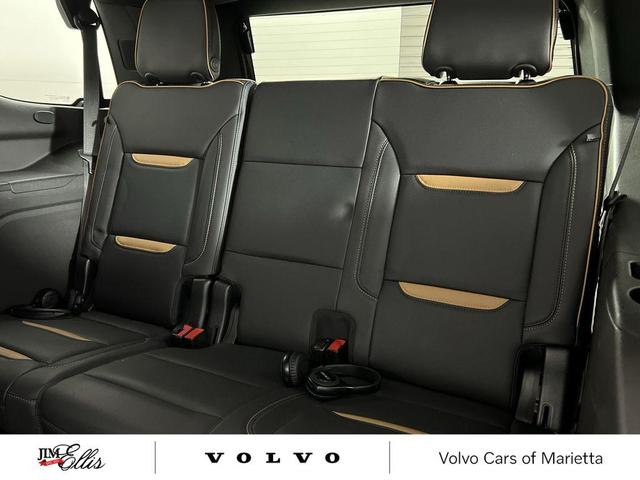 Photo of 2021 Summit White GMC Yukon