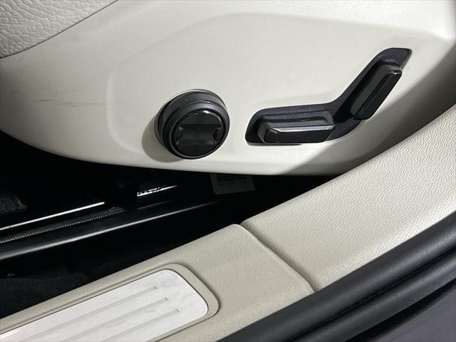 Photo of 2025 Onyx Black Metallic Volvo S60