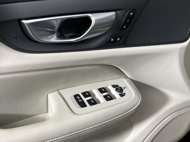 Photo of 2025 Onyx Black Metallic Volvo S60