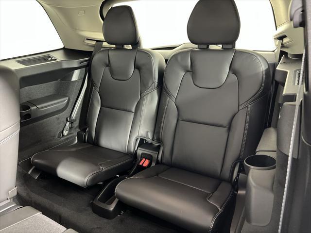 Photo of 2025 Crystal White Volvo XC90 Plug-In Hybrid