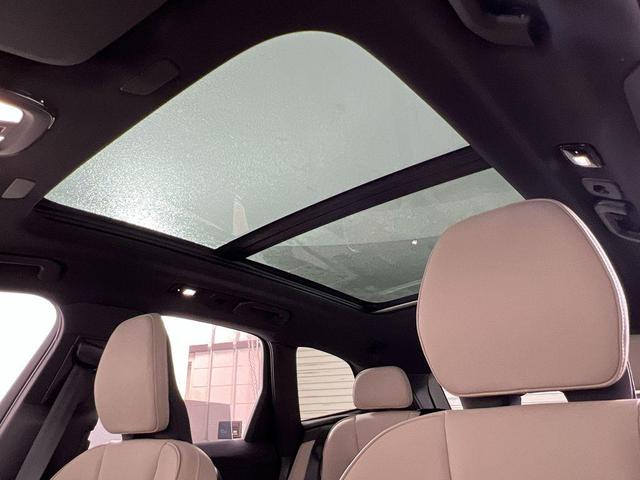 Photo of 2026 Crystal White Metallic Volvo XC60