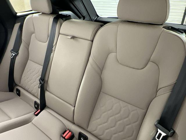 Photo of 2026 Crystal White Metallic Volvo XC60