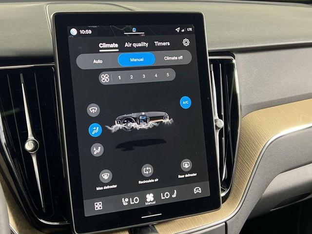 Photo of 2026 Crystal White Metallic Volvo XC60