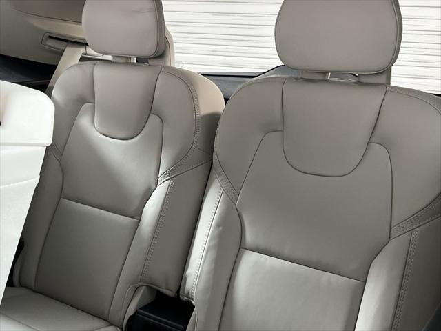 Photo of 2025 Gray Volvo XC90 Plug-In Hybrid