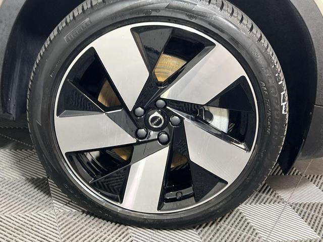 Photo of 2024 Gray Volvo XC40 Recharge Pure Electric