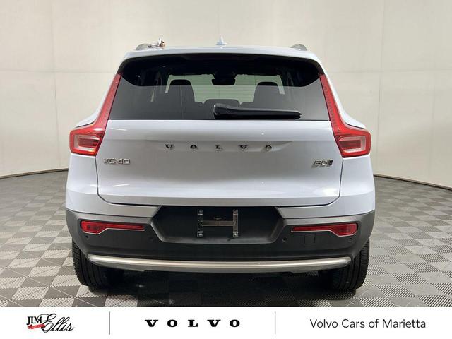 Photo of 2025 Cloud Volvo XC40