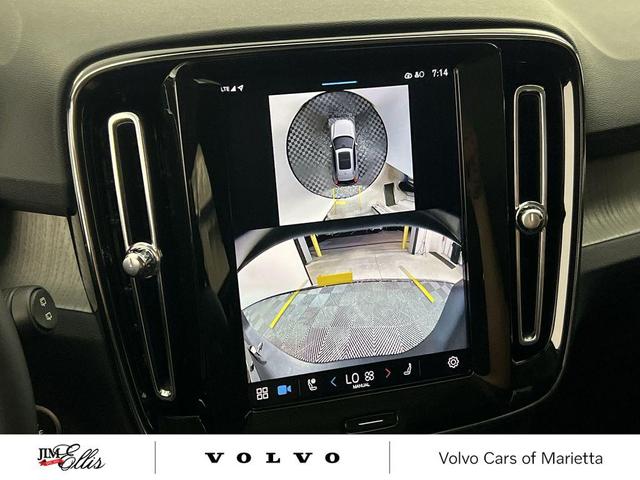 Photo of 2025 Cloud Volvo XC40
