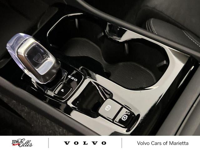 Photo of 2025 Cloud Volvo XC40