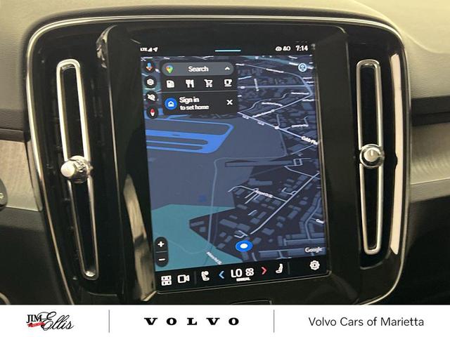Photo of 2025 Cloud Volvo XC40