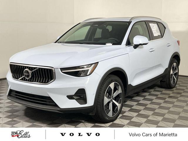 Photo of 2025 Cloud Volvo XC40