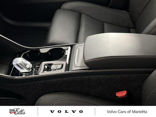 Photo of 2025 Cloud Volvo XC40