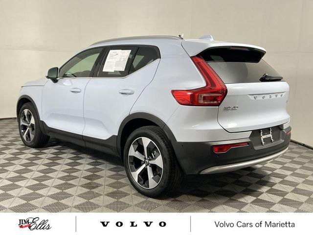 Photo of 2025 Cloud Volvo XC40