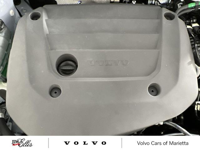 Photo of 2025 Cloud Volvo XC40