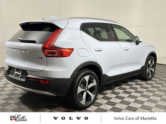 Photo of 2025 Cloud Volvo XC40