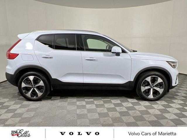 Photo of 2025 Cloud Volvo XC40