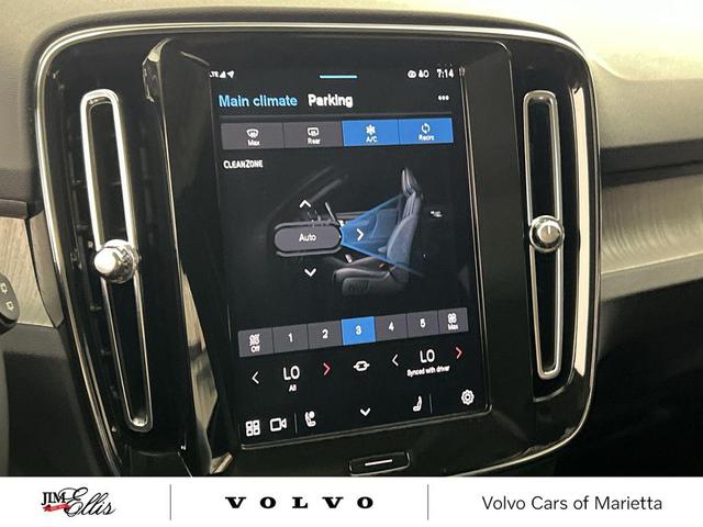 Photo of 2025 Cloud Volvo XC40