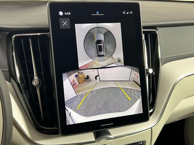 Photo of 2026 Crystal White Metallic Volvo XC60