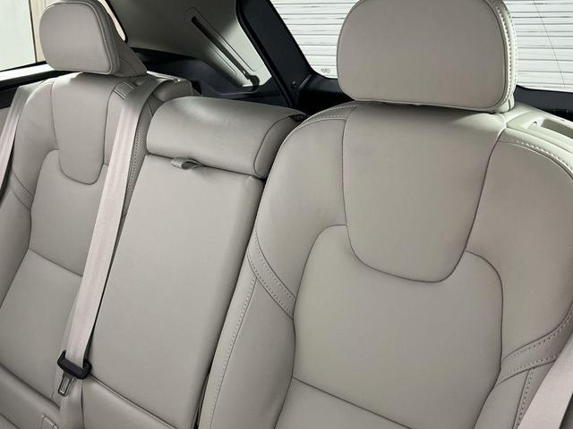 Photo of 2026 Crystal White Metallic Volvo XC60