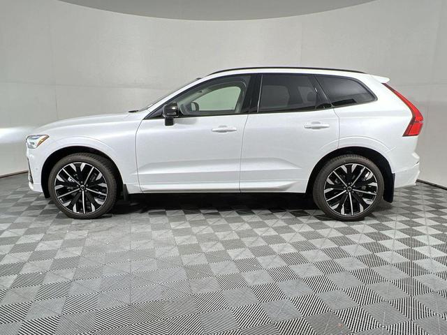 Photo of 2026 Crystal White Metallic Volvo XC60
