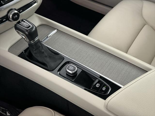 Photo of 2022 Crystal White Metallic Volvo V60 Cross Country