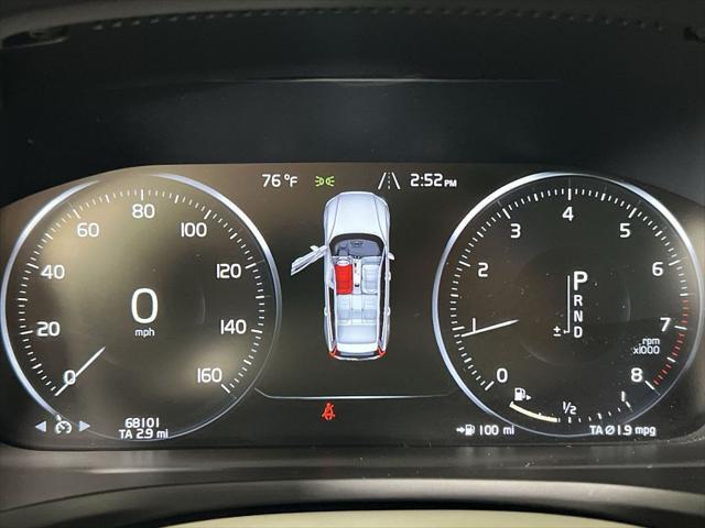 Photo of 2022 Crystal White Metallic Volvo V60 Cross Country