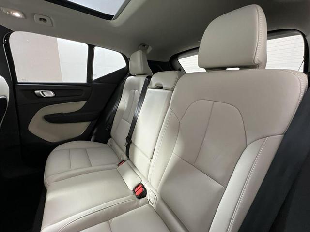 Photo of 2025 Cloud Blue Volvo XC40