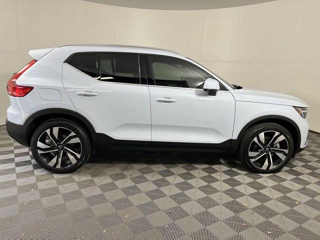 Photo of 2025 Cloud Blue Volvo XC40