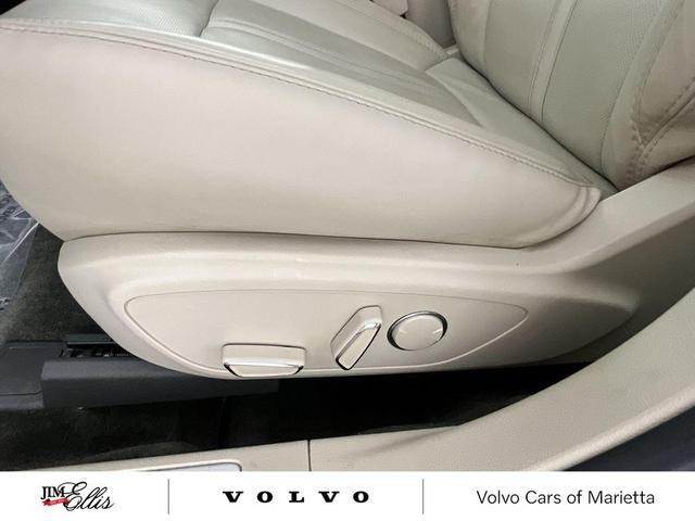 Photo of 2016 Magnetic Metallic Lincoln MKZ Hybrid