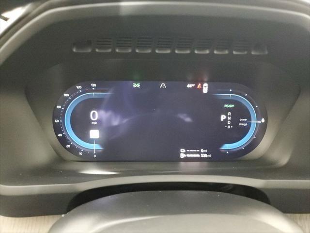 Photo of 2025 Crystal White Volvo XC90 Plug-In Hybrid
