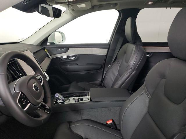 Photo of 2025 Crystal White Volvo XC90 Plug-In Hybrid