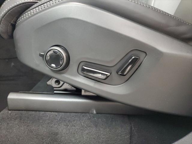 Photo of 2025 Crystal White Volvo XC90 Plug-In Hybrid