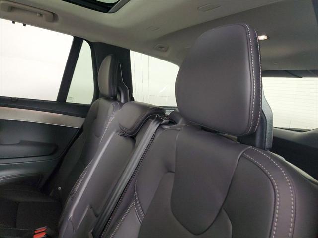 Photo of 2025 Crystal White Volvo XC90 Plug-In Hybrid