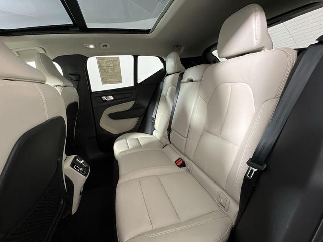 Photo of 2024 Sage Green Metallic Volvo XC40