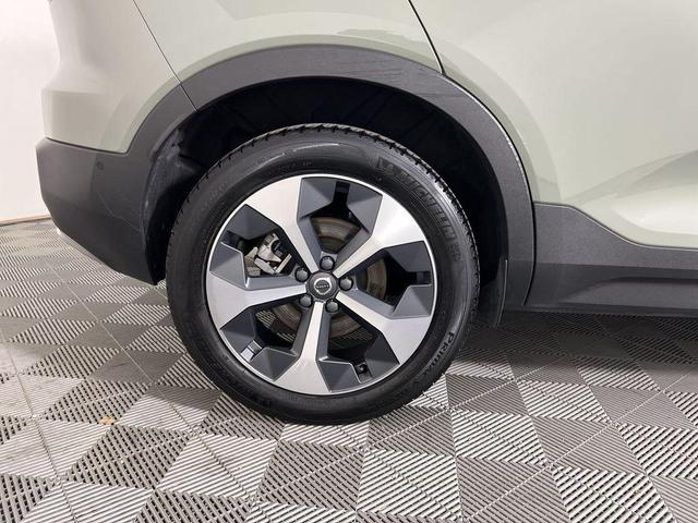 Photo of 2024 Sage Green Metallic Volvo XC40