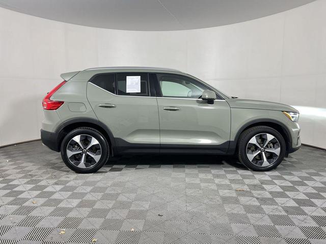Photo of 2024 Sage Green Metallic Volvo XC40