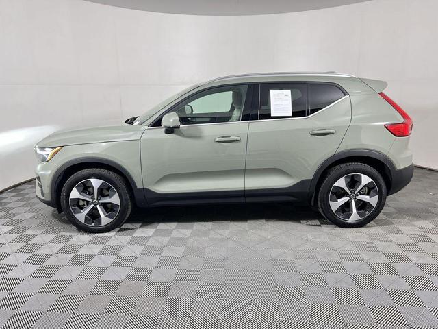 Photo of 2024 Sage Green Metallic Volvo XC40